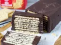 Kalter Hund rezept original DDR: Schokoladenkeks-Torte mit vielen Schichten Kekse und Schokolade. Ein Klassiker aus der DDR.