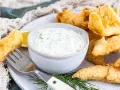 Knuspriges Fischgericht mit einer cremigen Remoulade, perfekt zum Dippen. Ein einfaches Remoulade Rezept für den perfekten Genuss.